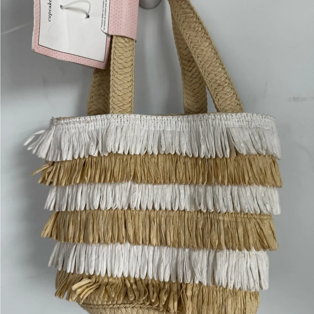 NWT cupcakes & cashmere Natural and White Layered Fringe Straw Tote 6”H x 9”W